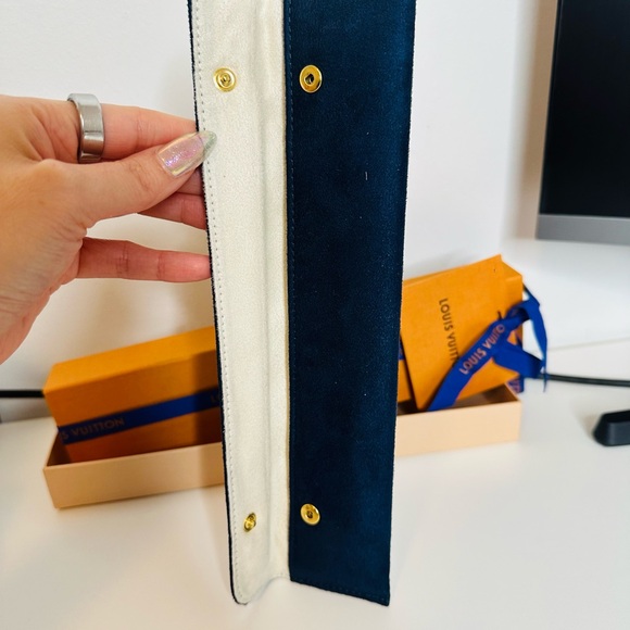 Louis Vuitton traveler watch case - navy blue suede - Picture 4 of 4